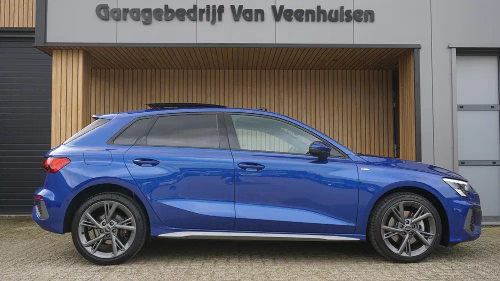 Audi A3 40 TFSIe 204PK 2x S-Line Pano.dak 18inch L uit 2023, foto 3