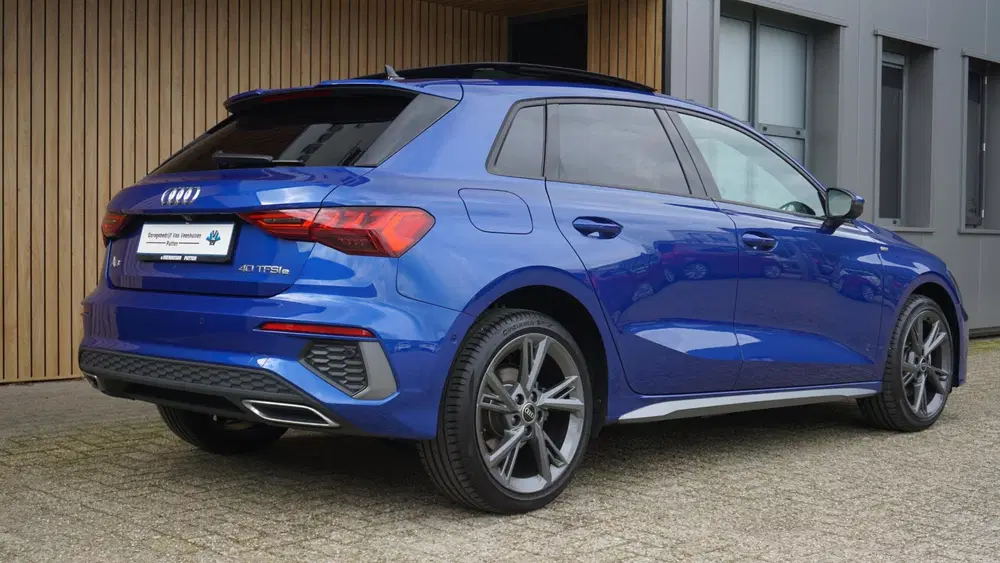 Audi A3 40 TFSIe 204PK 2x S-Line Pano.dak 18inch L uit 2023, foto 5