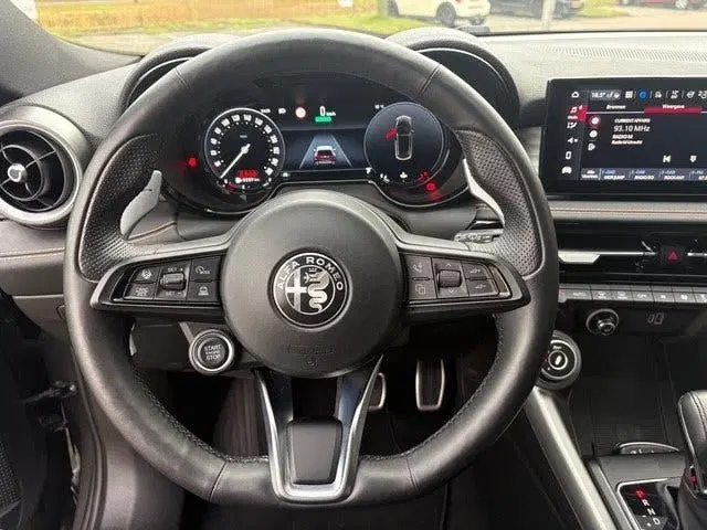 Alfa Romeo Tonale 1.5T Hybrid Veloce uit 2024, foto 11