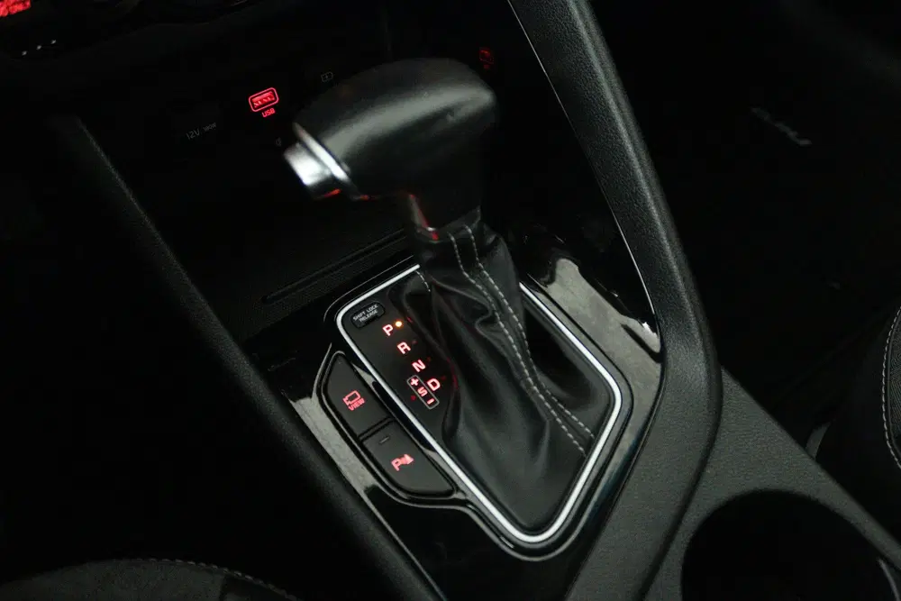 Kia Niro 1.6 GDi Hybrid ExecutiveLine (STOEL uit 2020, foto 13