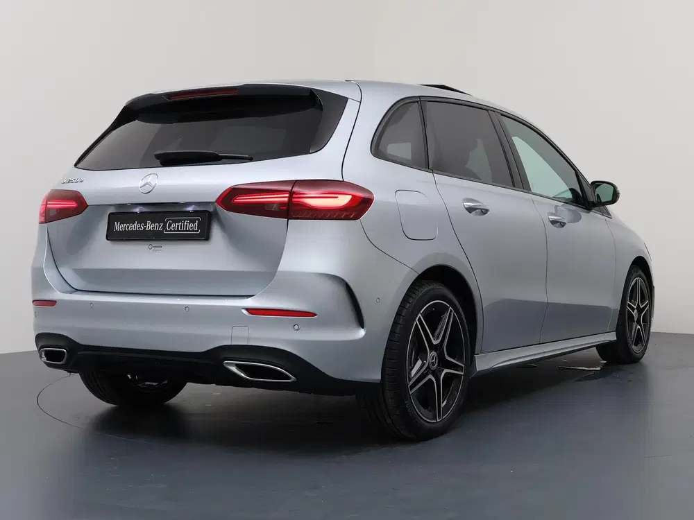 Mercedes-Benz B-Klasse 250e Business Solution AMG uit 2026, foto 2