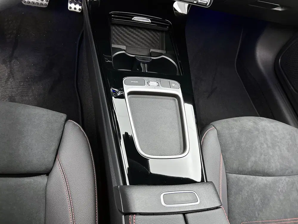 Mercedes-Benz CLA CLA-Klasse Shooting Brake 250 e Business S uit 2026, foto 12