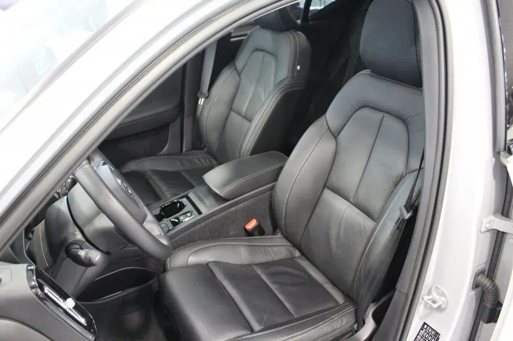 Volvo XC40 2.0 B3 Ultimate Dark uit 2023, foto 13
