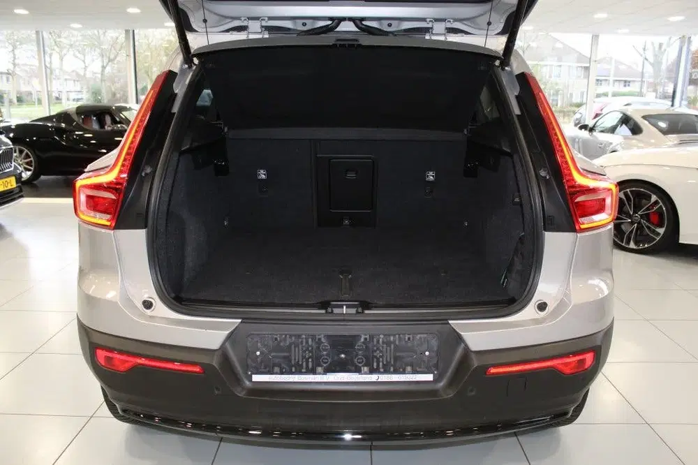 Volvo XC40 2.0 B3 Ultimate Dark uit 2023, foto 15