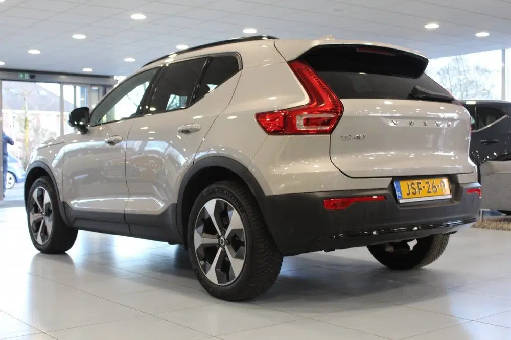 Volvo XC40 2.0 B3 Ultimate Dark uit 2023, foto 3