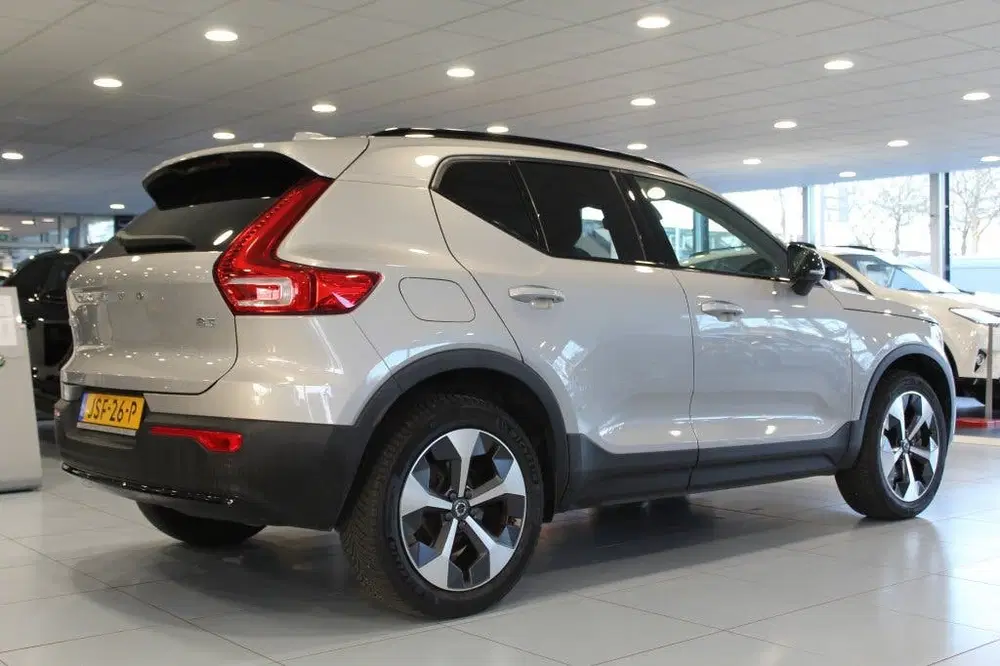 Volvo XC40 2.0 B3 Ultimate Dark uit 2023, foto 4