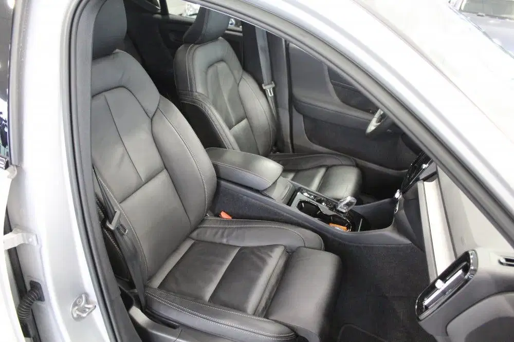 Volvo XC40 2.0 B3 Ultimate Dark uit 2023, foto 6