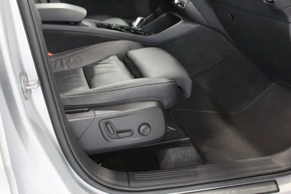 Volvo XC40 2.0 B3 Ultimate Dark uit 2023, foto 8