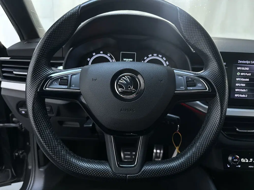 Skoda Kamiq 1.0 TSI 116pk DSG Sport Business Stoelverw uit 2020, foto 5