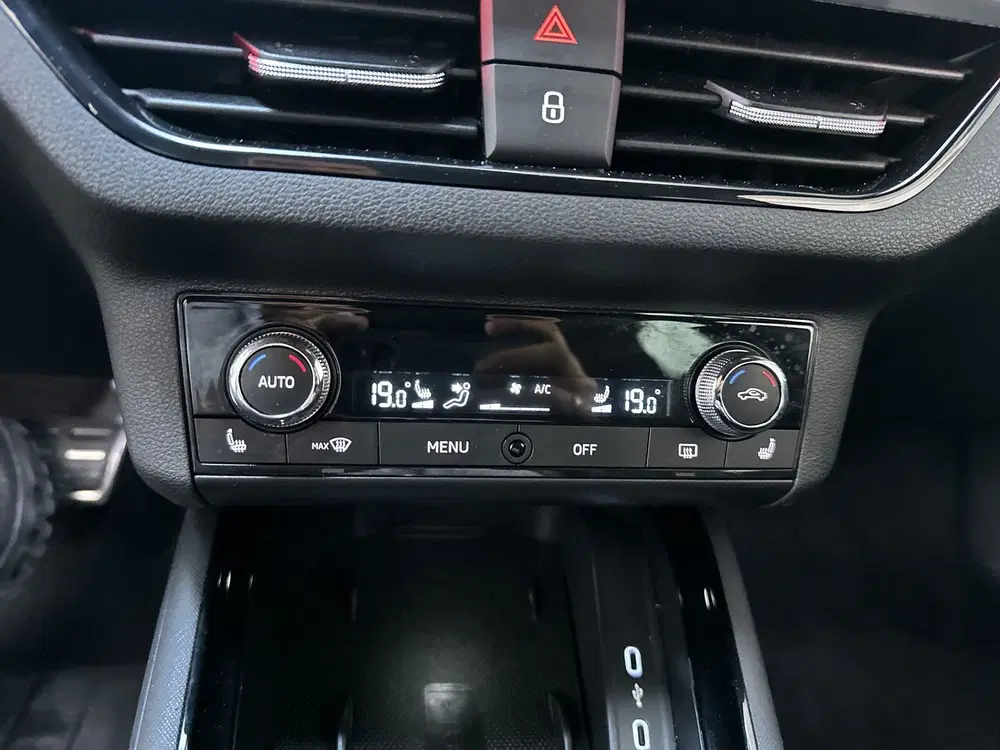 Skoda Kamiq 1.0 TSI 116pk DSG Sport Business Stoelverw uit 2020, foto 9