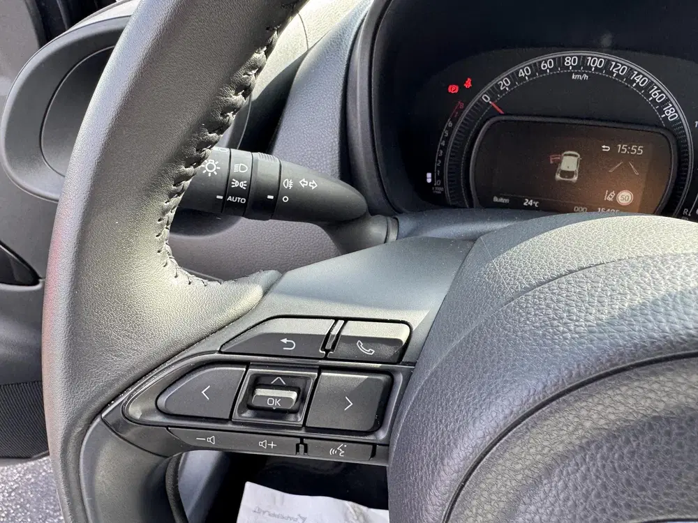 Toyota Aygo X 1.0 VVT-i MT Play Apple Carplay en uit 2025, foto 3