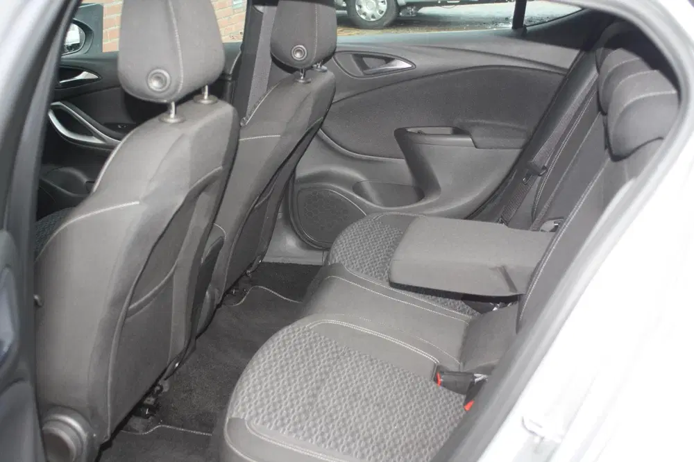 Opel Astra 1.6 CDTI 120 Jaar Edition Garantie Airco 5 uit 2019, foto 13