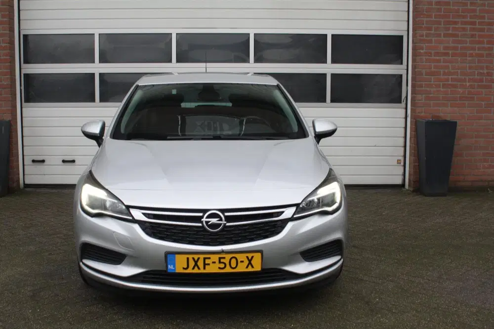 Opel Astra 1.6 CDTI 120 Jaar Edition Garantie Airco 5 uit 2019, foto 2
