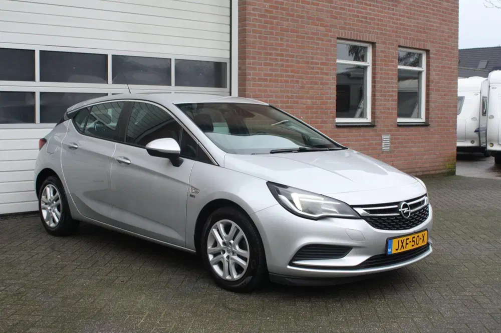 Opel Astra 1.6 CDTI 120 Jaar Edition Garantie Airco 5 uit 2019, foto 3