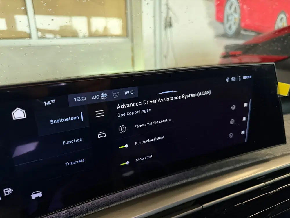 Peugeot 3008 1.2 Hybrid 136 Allure Leder uit 2025, foto 13