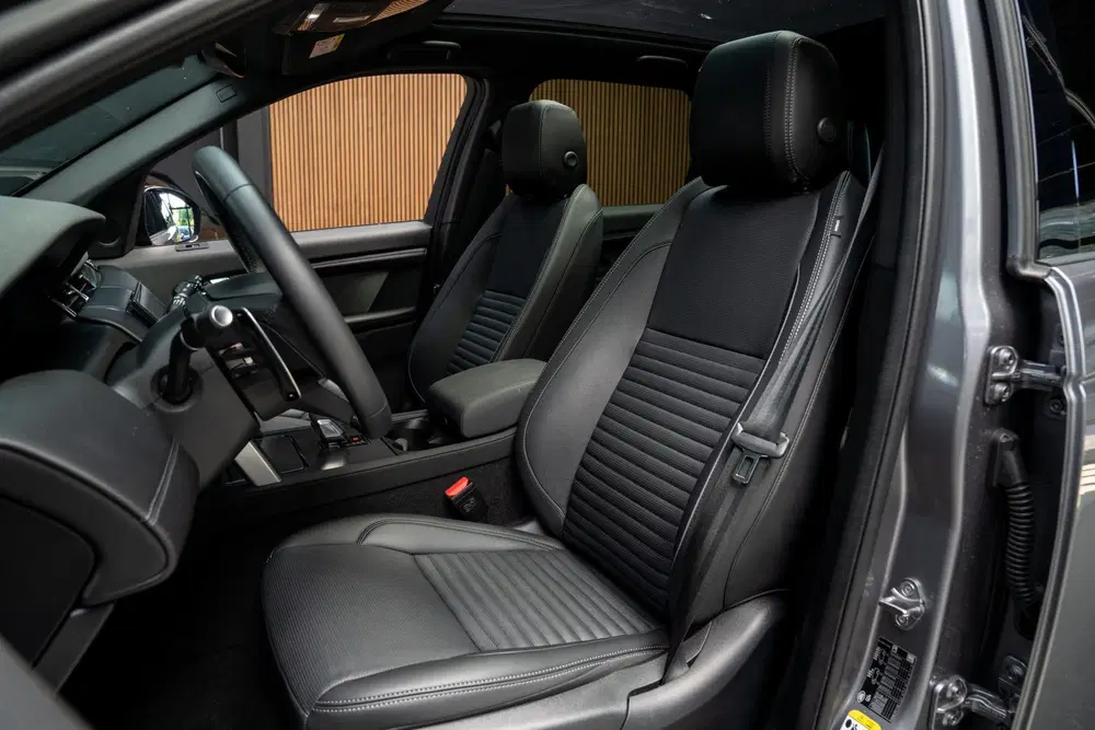 Land Rover Discovery Sport 1.5 P270e Dynamic SE Full Options uit 2025, foto 14