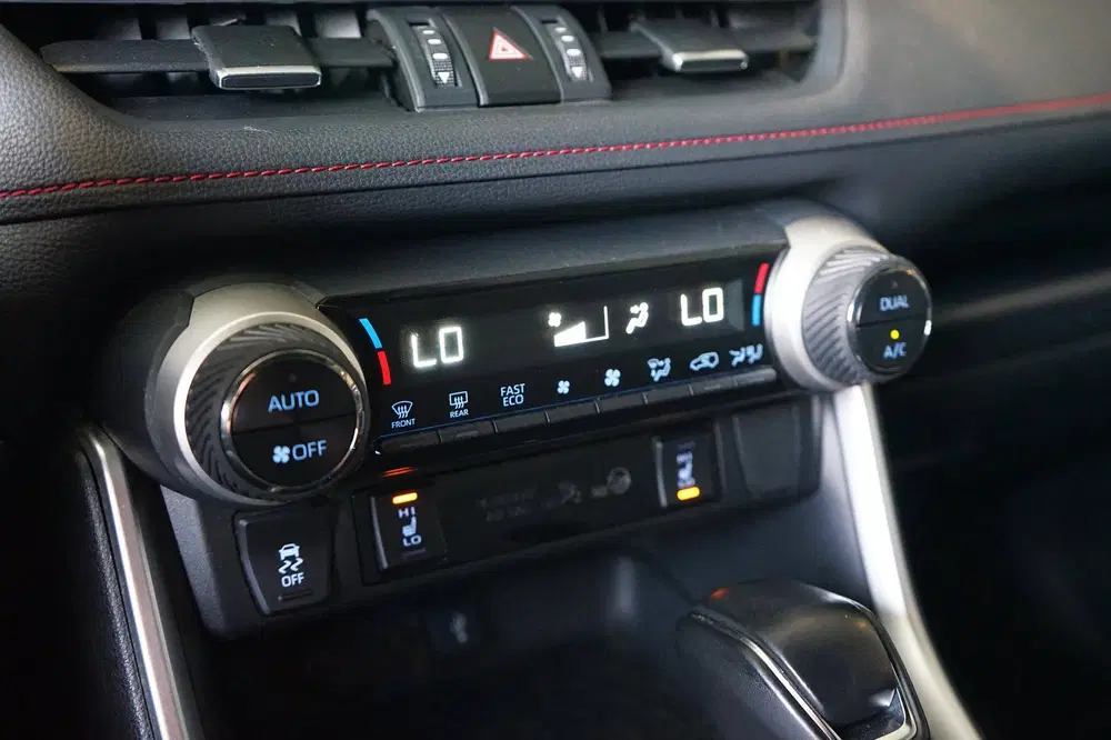 Toyota RAV 4 2.5 Plug-in Hybrid AWD Dynamic uit 2020, foto 14