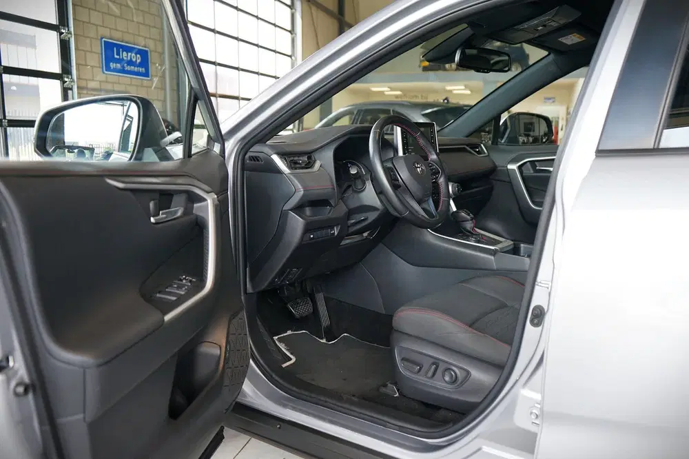 Toyota RAV 4 2.5 Plug-in Hybrid AWD Dynamic uit 2020, foto 4