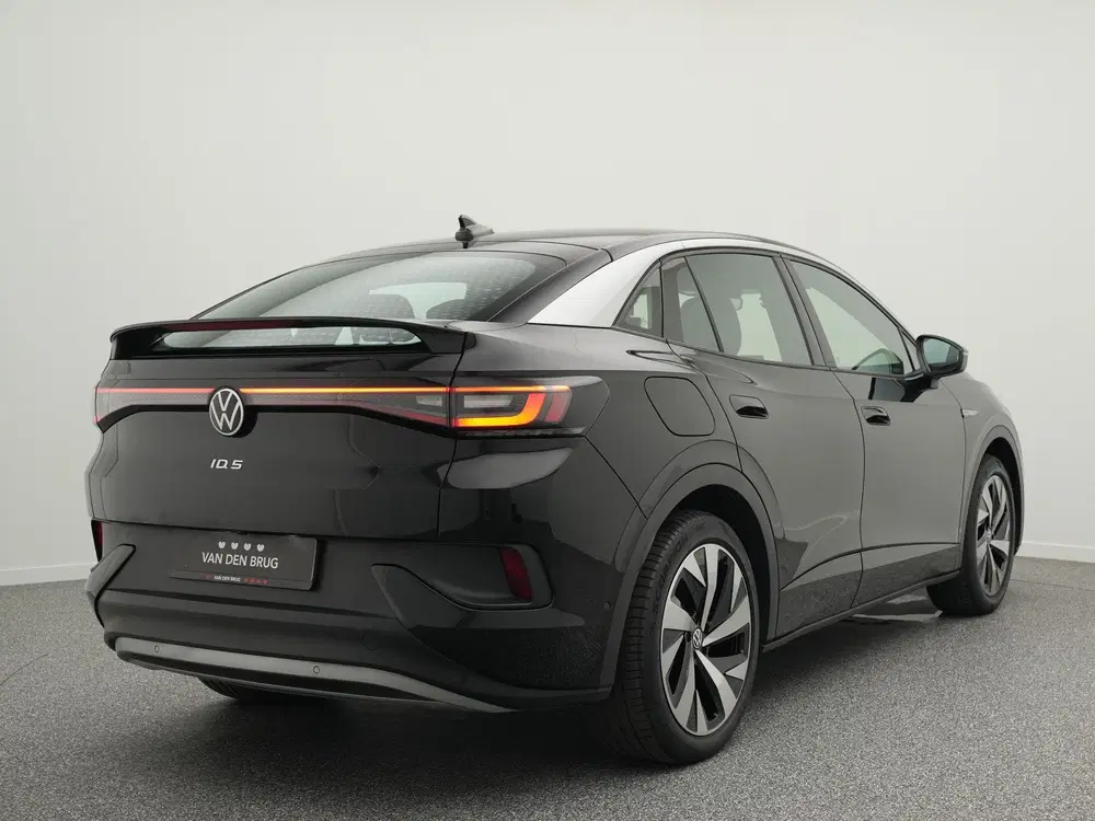 Volkswagen ID.5 Pro 77kWh 204pk uit 2023, foto 2