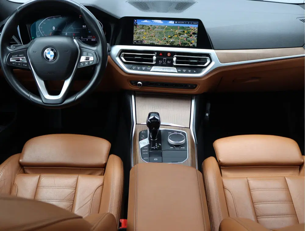 BMW 3-serie 320i High Executive Edition uit 2019, foto 3