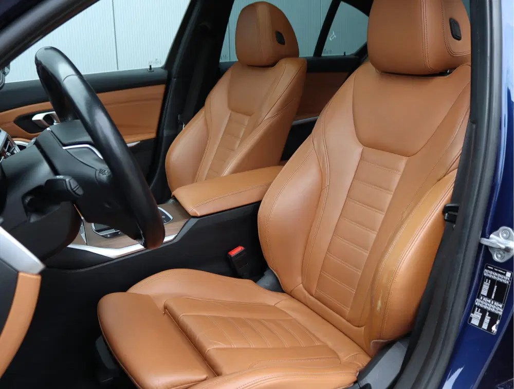 BMW 3-serie 320i High Executive Edition uit 2019, foto 4