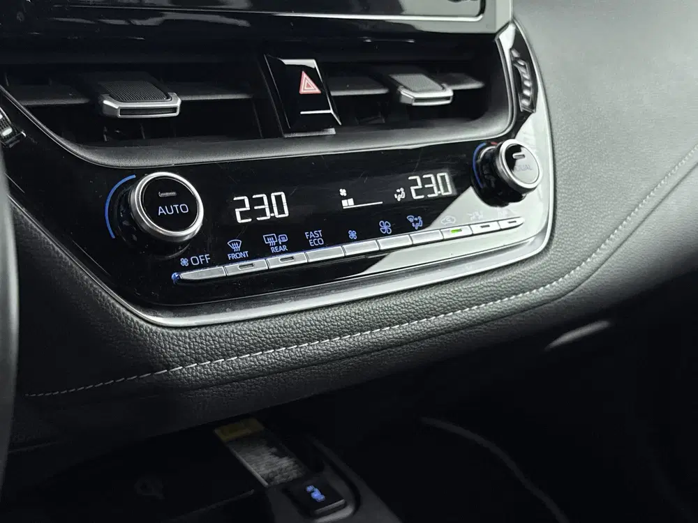 Toyota Corolla 2.0 Hybrid Style Limited uit 2019, foto 11