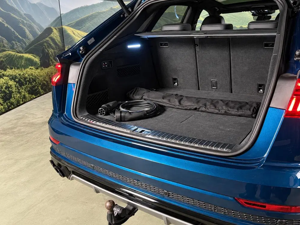 Audi Q8 55 TFSI e quattro Pro S-Line S-Line interi uit 2021, foto 7