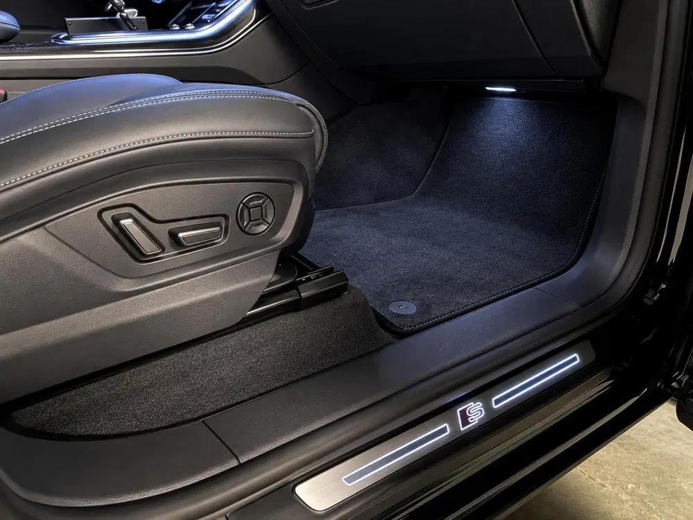 Audi Q8 55 TFSI e quattro Pro S-Line S-Line interi uit 2021, foto 8