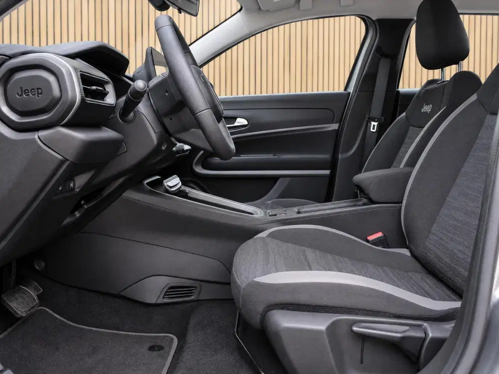 Jeep Avenger Longitude Business Pack 54 kWh uit 2024, foto 13