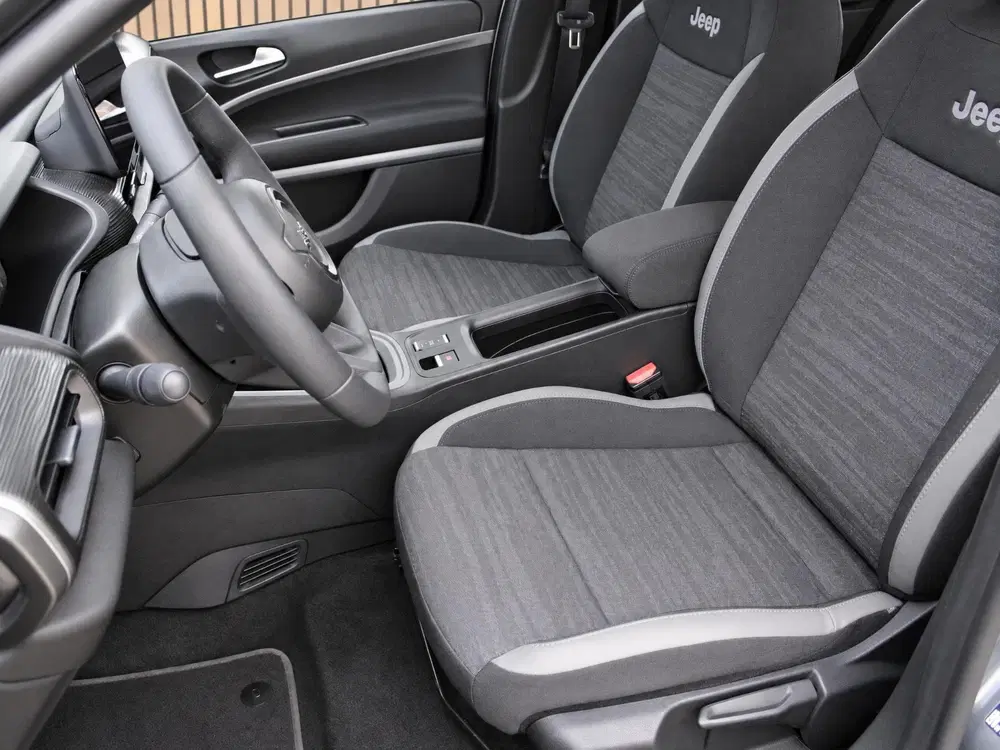 Jeep Avenger Longitude Business Pack 54 kWh uit 2024, foto 14