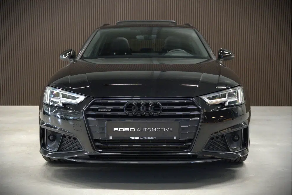 Audi A4 45 TFSI quattro Sport S line black edition uit 2019, foto 11