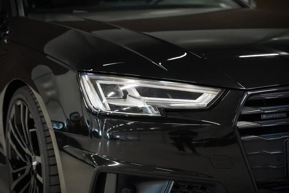 Audi A4 45 TFSI quattro Sport S line black edition uit 2019, foto 13