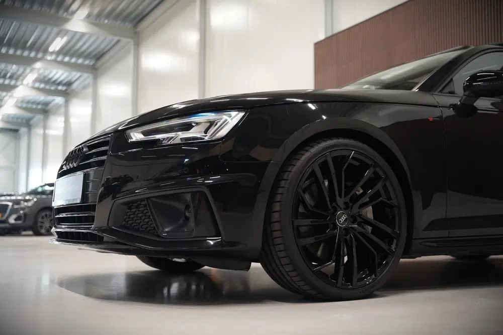 Audi A4 45 TFSI quattro Sport S line black edition uit 2019, foto 15