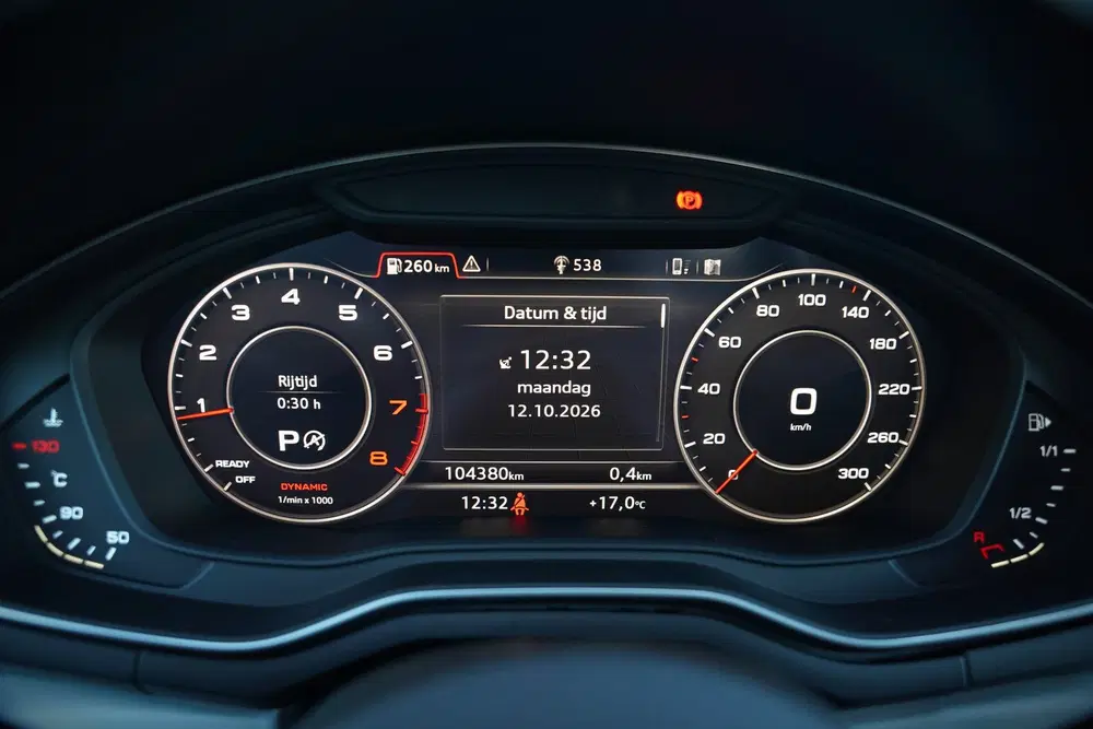 Audi A4 45 TFSI quattro Sport S line black edition uit 2019, foto 5