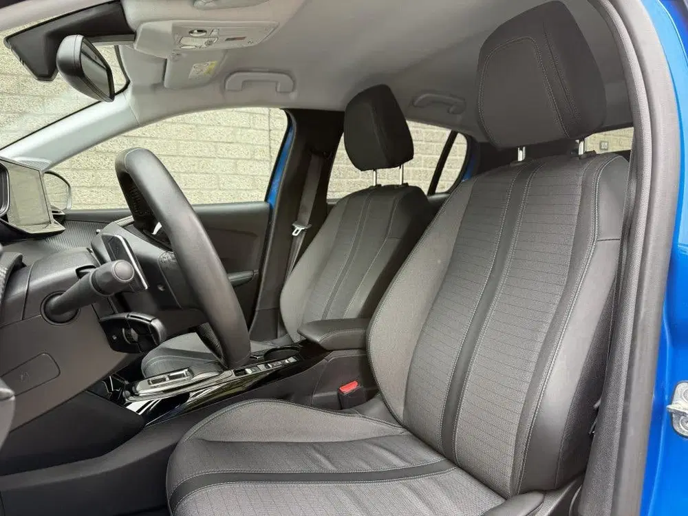 Peugeot 208 1.2 PT Allure Pack DAB uit 2022, foto 4