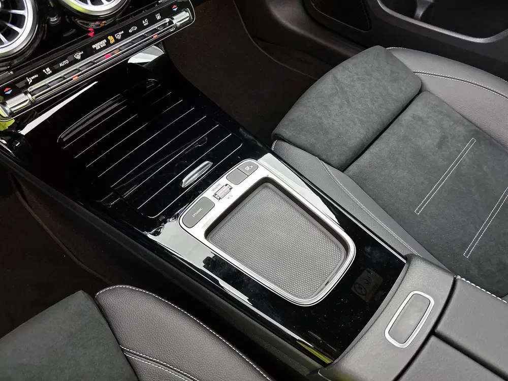 Mercedes-Benz A-Klasse 250 e Business Solution AMG uit 2026, foto 11