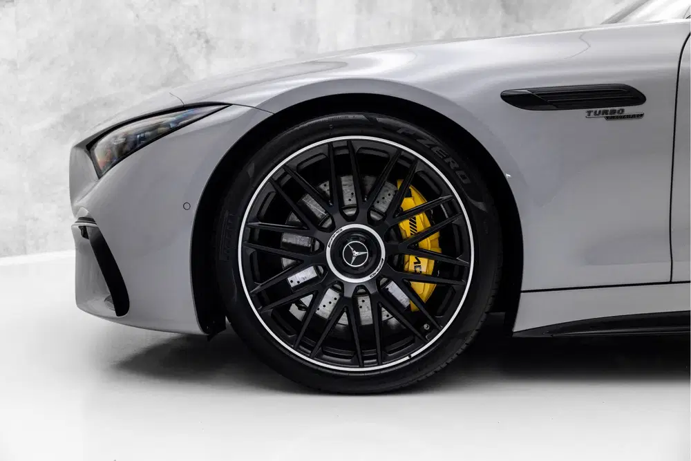 Mercedes-Benz SL 43 AMG uit 2025, foto 10