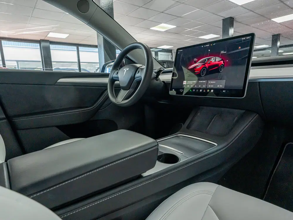 Tesla Model Y Long Range AWD 75 kWh TREKHAAK WIT LEER uit 2021, foto 10
