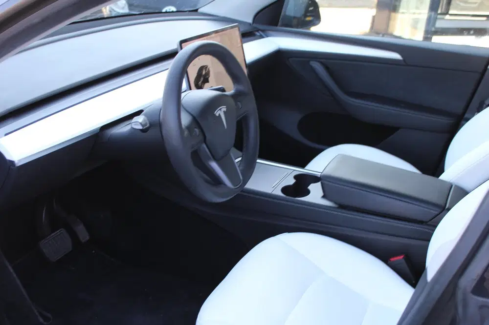 Tesla Model Y Long Range AWD 75 kWh TREKHAAK WIT LEER uit 2021, foto 12