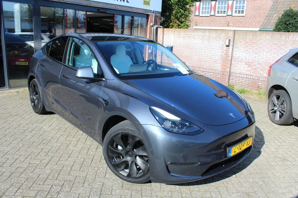 Tesla Model Y Long Range AWD 75 kWh TREKHAAK WIT LEER uit 2021, foto 15