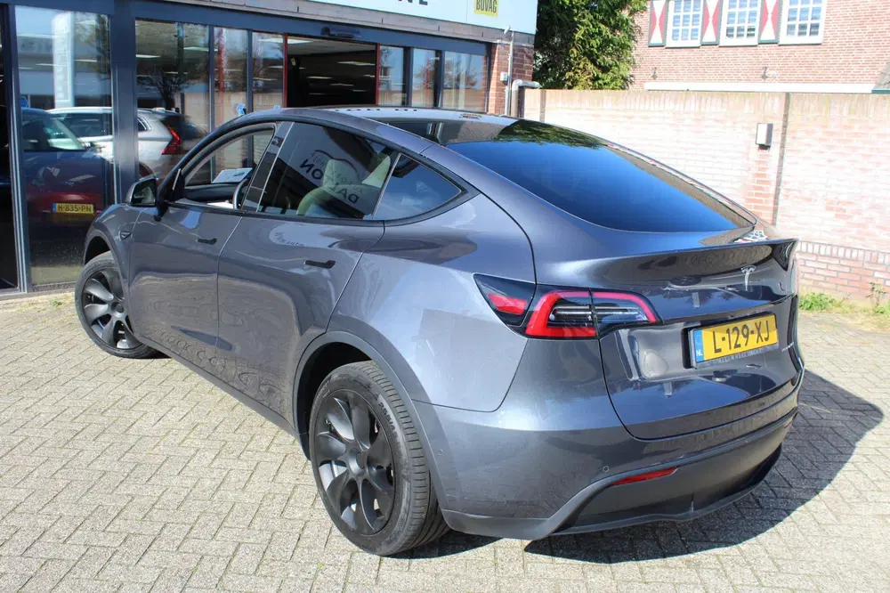 Tesla Model Y Long Range AWD 75 kWh TREKHAAK WIT LEER uit 2021, foto 3
