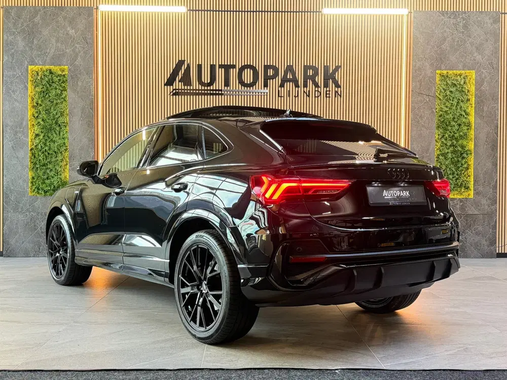 Audi Q3 45 TFSI e 3X S-LINE uit 2024, foto 4