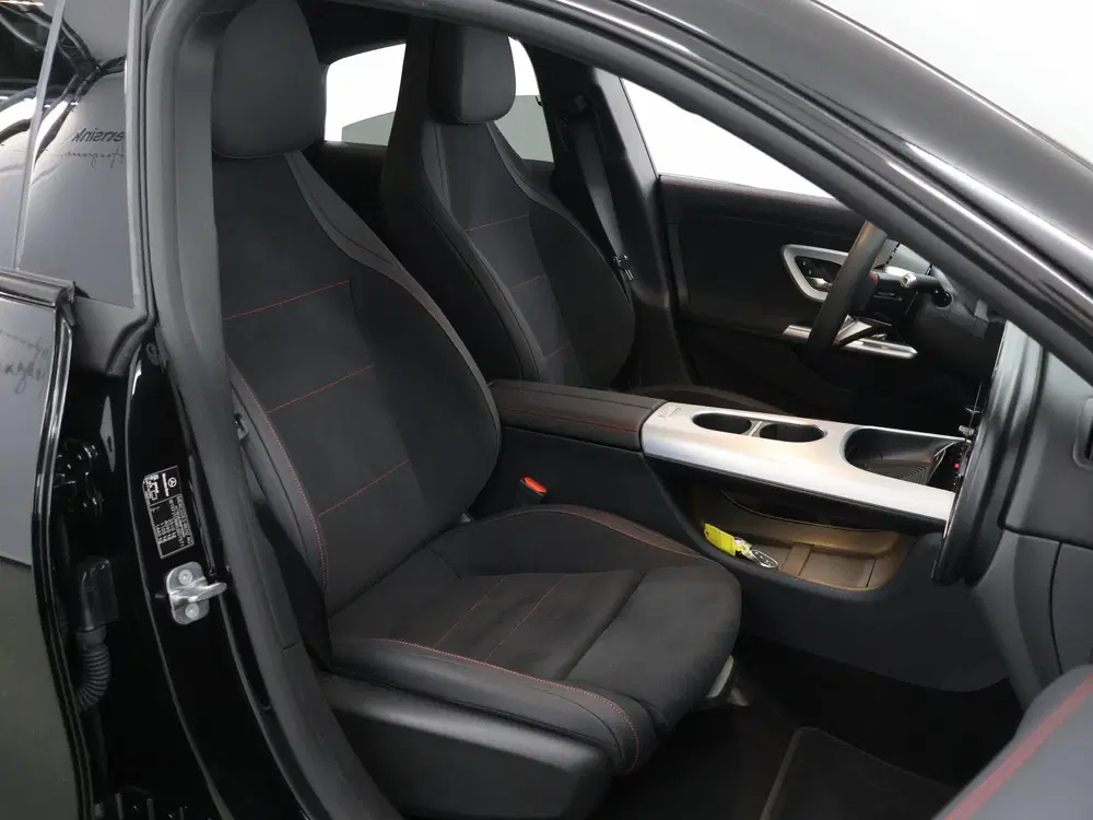 Mercedes-Benz CLA 250+ Launch Edition 85.5 kWh uit 2025, foto 10