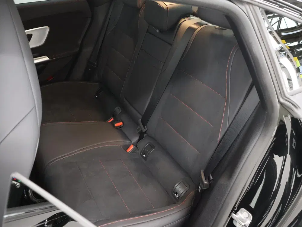 Mercedes-Benz CLA 250+ Launch Edition 85.5 kWh uit 2025, foto 11