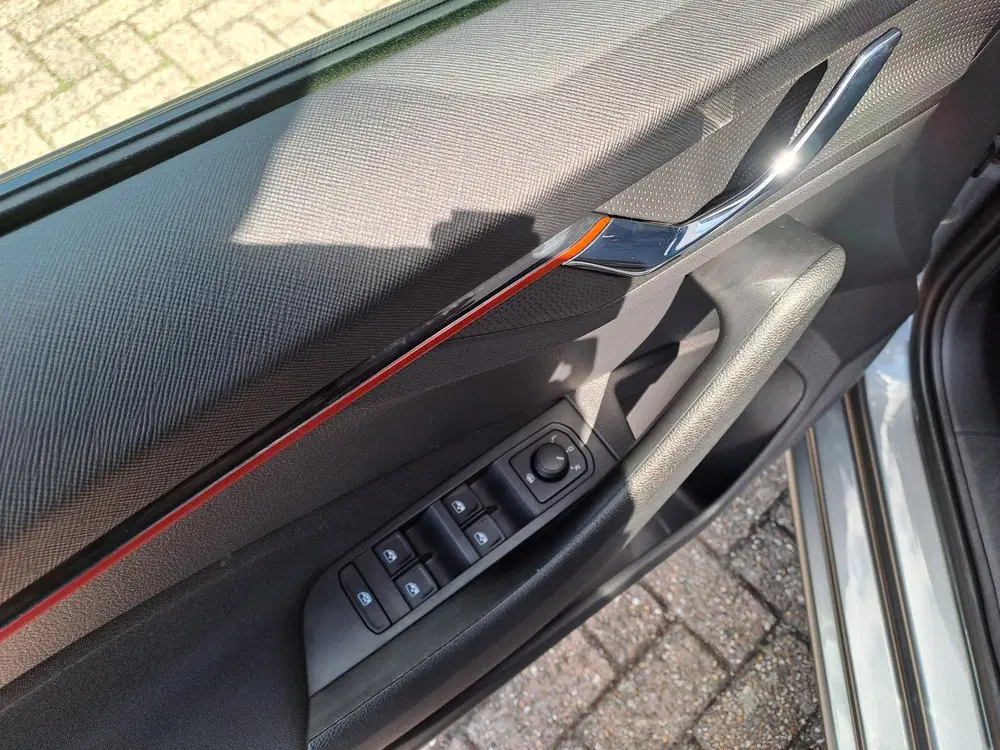 Skoda Scala 1.0 TSI Sport Business uit 2023, foto 14
