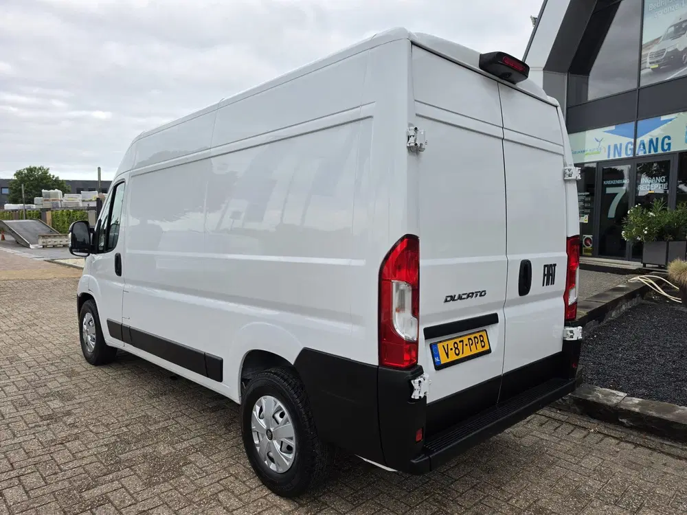 Fiat Ducato 2.2 MultiJet 140 S&S L2H2 3.5t * Camera * uit 2024, foto 2