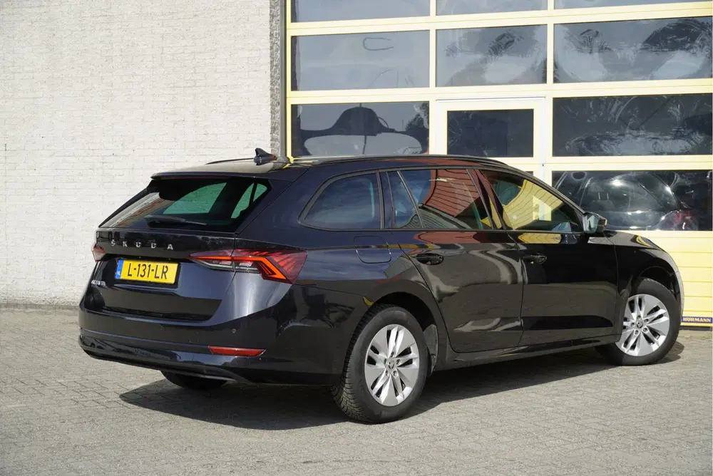 Skoda Octavia 1.0 TSI Business Edition BJ2021 Lmv 16" uit 2021, foto 5