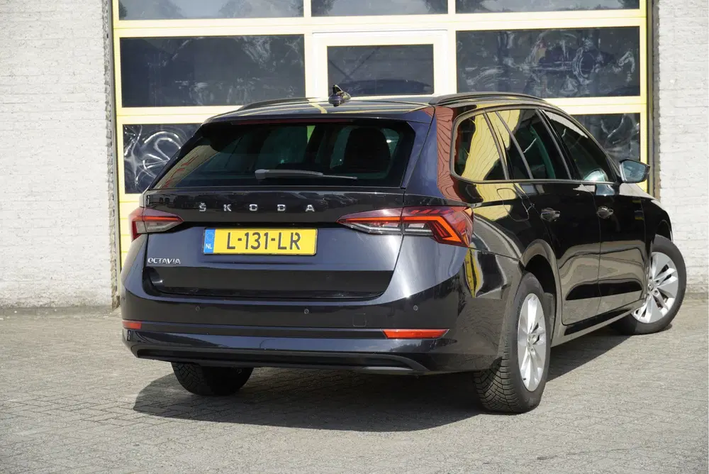 Skoda Octavia 1.0 TSI Business Edition BJ2021 Lmv 16" uit 2021, foto 6
