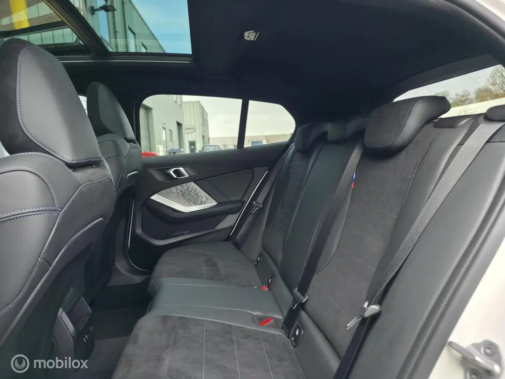 BMW 1-serie 123 xDrive uit 2025, foto 12