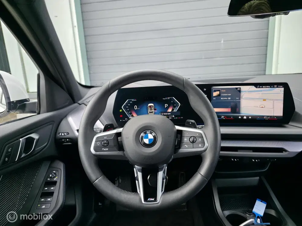 BMW 1-serie 123 xDrive uit 2025, foto 15